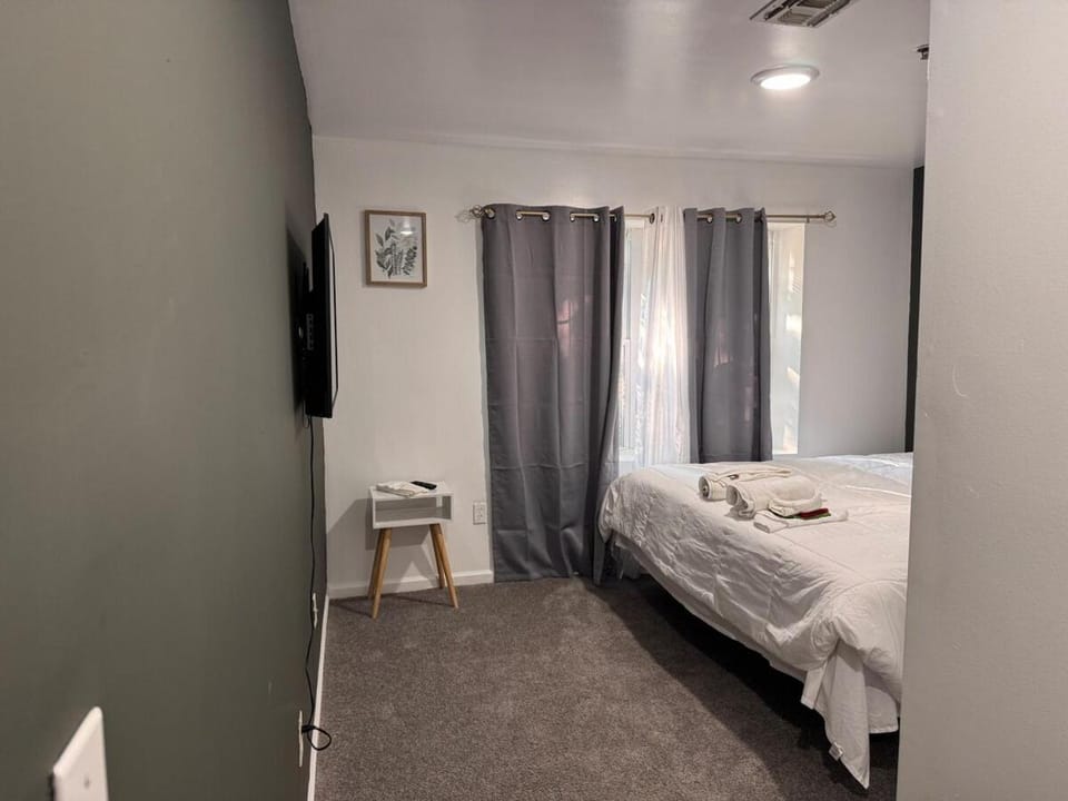 Large 2Kings 2 bedroom 2 bath by EWR NYC Downtown Newark Apartment in East Orange