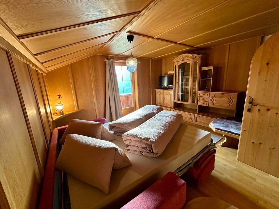 TV and multimedia, Living room, Bedroom