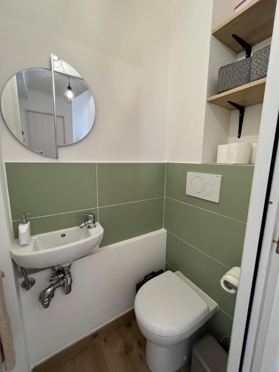 2 room renovated sea view, near Monaco Apartment in French Riviera