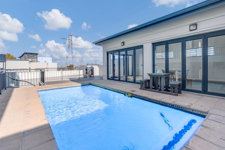 Property building, Pool view, Swimming pool, Swimming pool