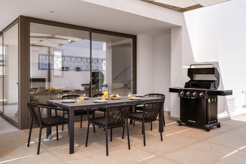 BBQ facilities, Seating area