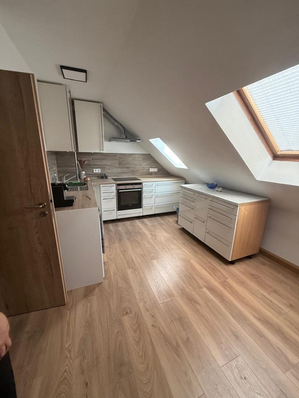 Kitchen or kitchenette, oven, stove