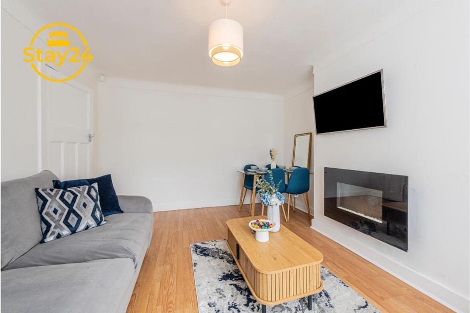 Surrey Suite Apartment in Wallasey