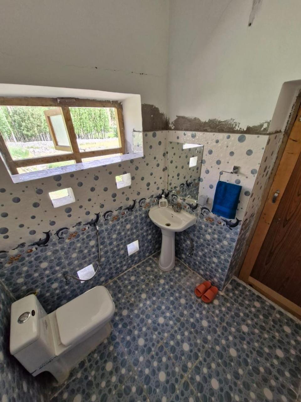 Shower, Toilet, Bathroom, towels