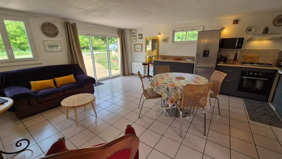 Kitchen or kitchenette, Living room, Dining area