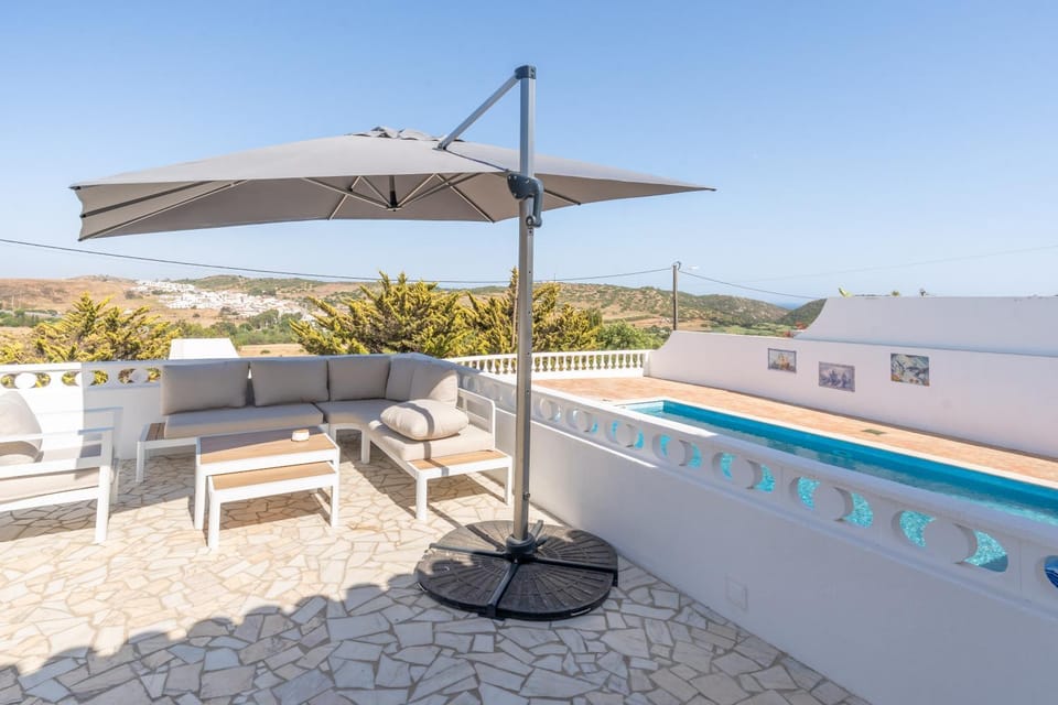 Patio, Day, Natural landscape, View (from property/room), Balcony/Terrace, Pool view, Swimming pool, sunbed