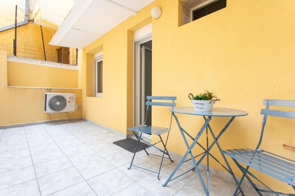 Patio, Seating area