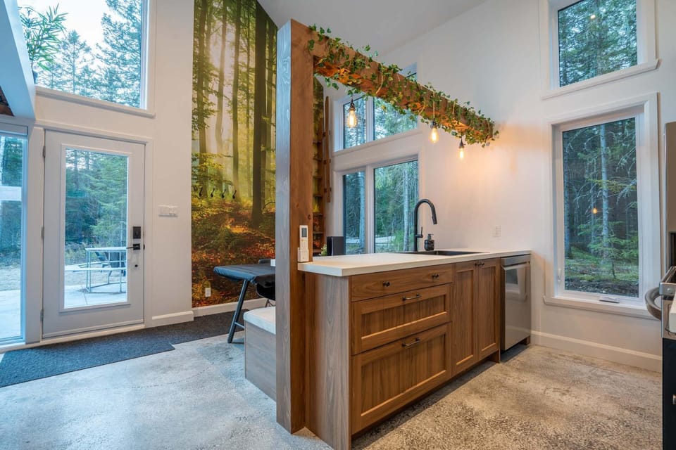 Riverside Retreat - Le Ptit Duc House in Quebec