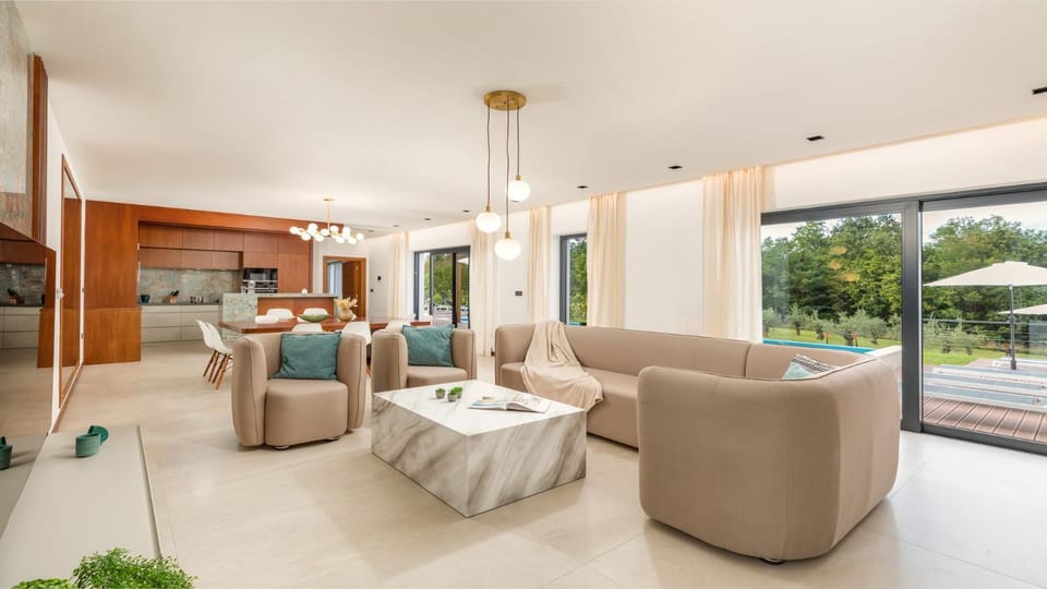 Living room, Seating area, Dining area, air conditioner
