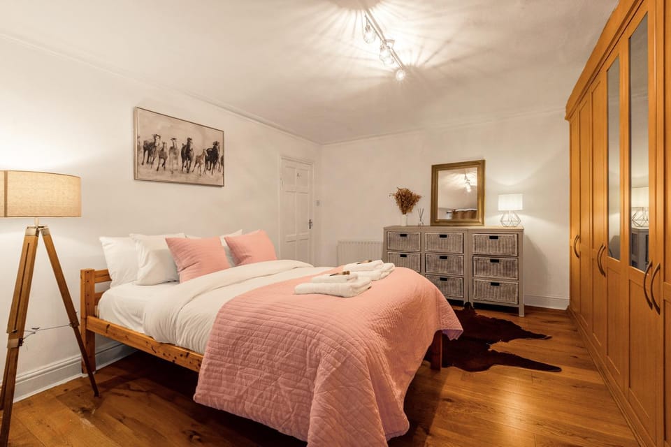 Bed, Bedroom, wardrobe