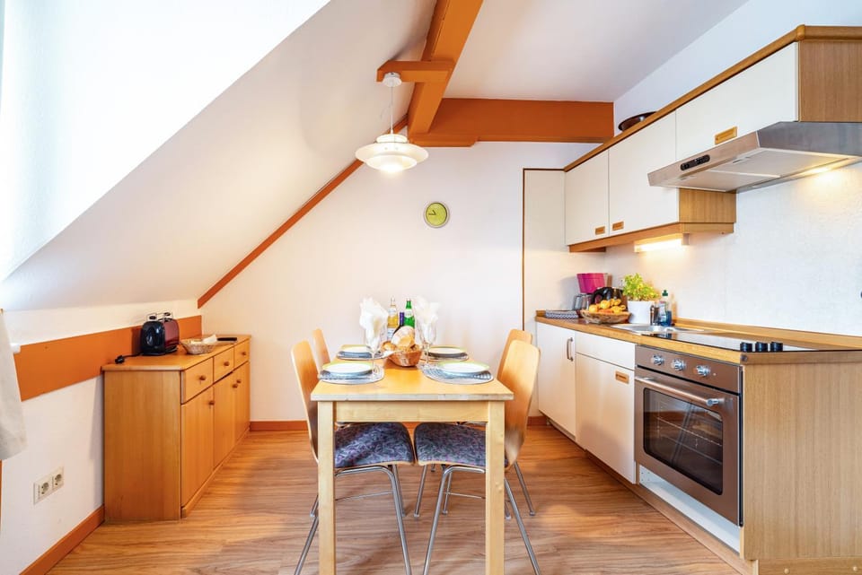 Property building, Kitchen or kitchenette, Living room