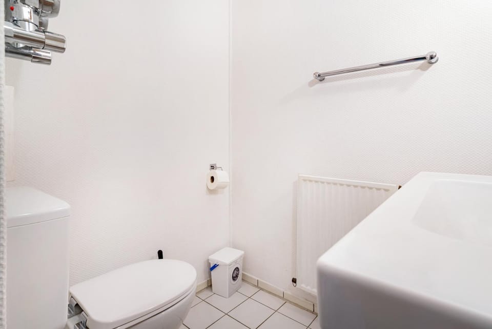 Bathroom, Living room