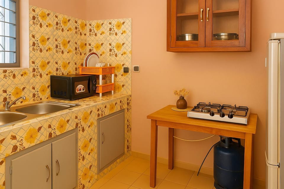 Kitchen or kitchenette
