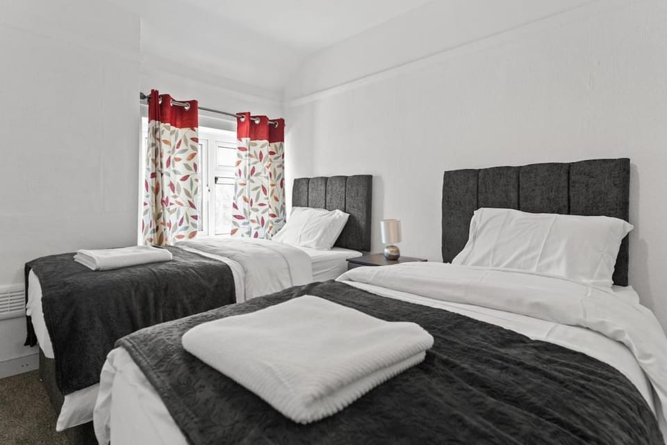 Cozy 3 BedRoom House Walsall Apartment in Walsall