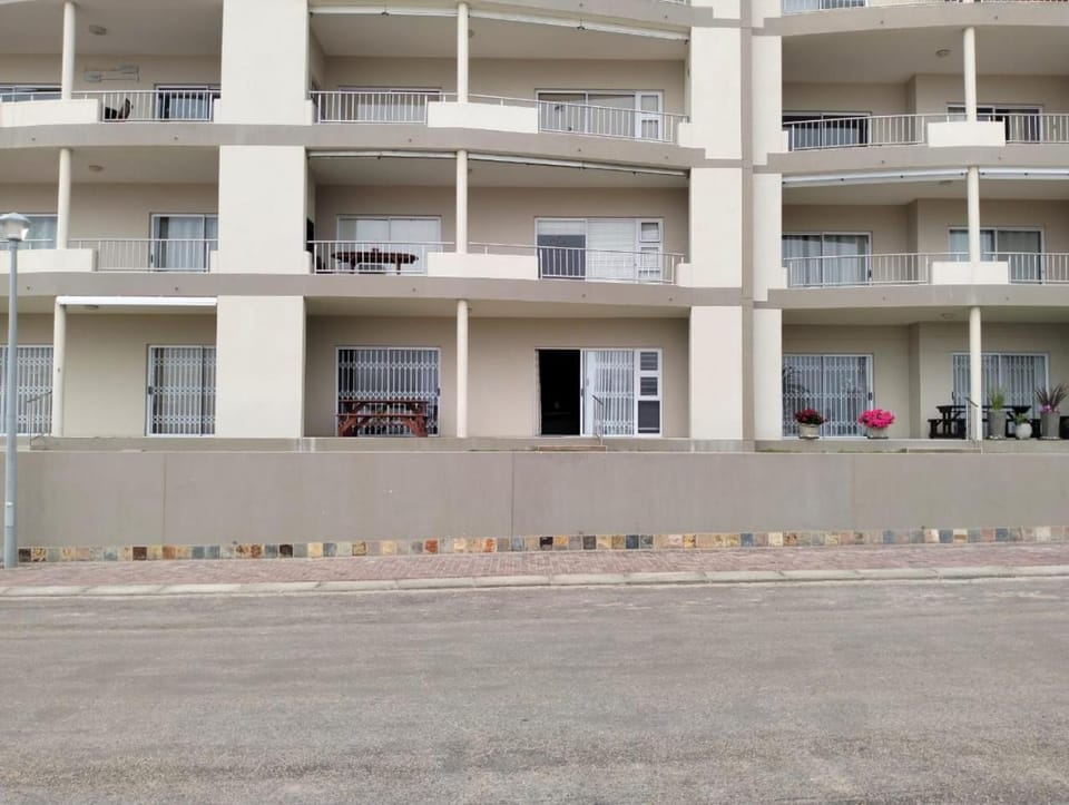 Property building, Balcony/Terrace