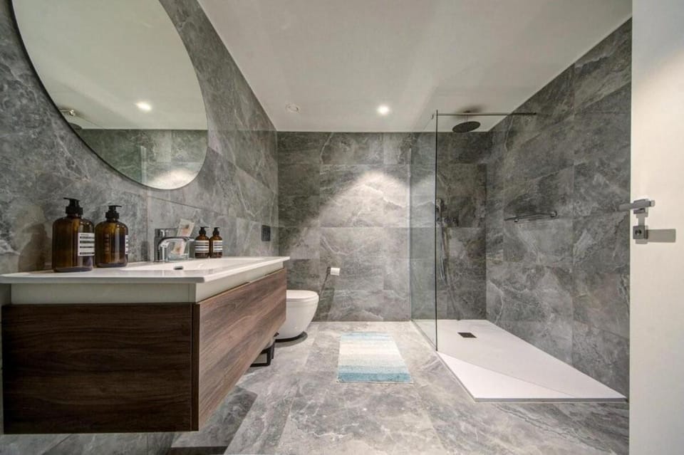 Mercury 420- 2x Pool Cards Access & Shopping Mall Apartment in Saint Julians