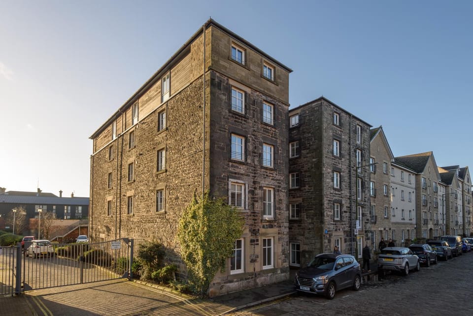 Cozy 3BR escape near Edinburgh centre Apartment in Edinburgh