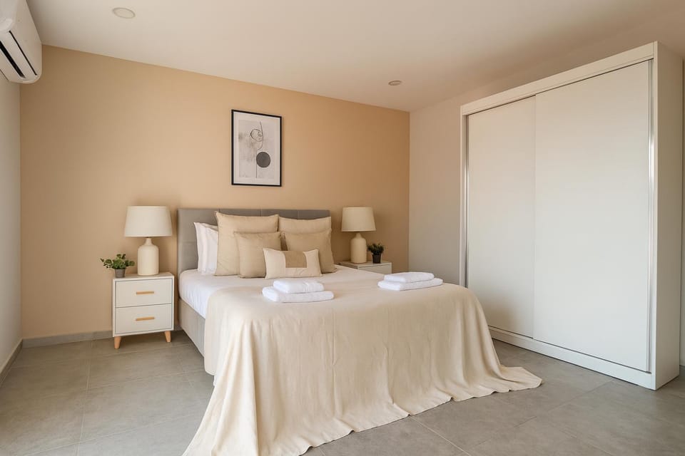 Bed, Bedroom