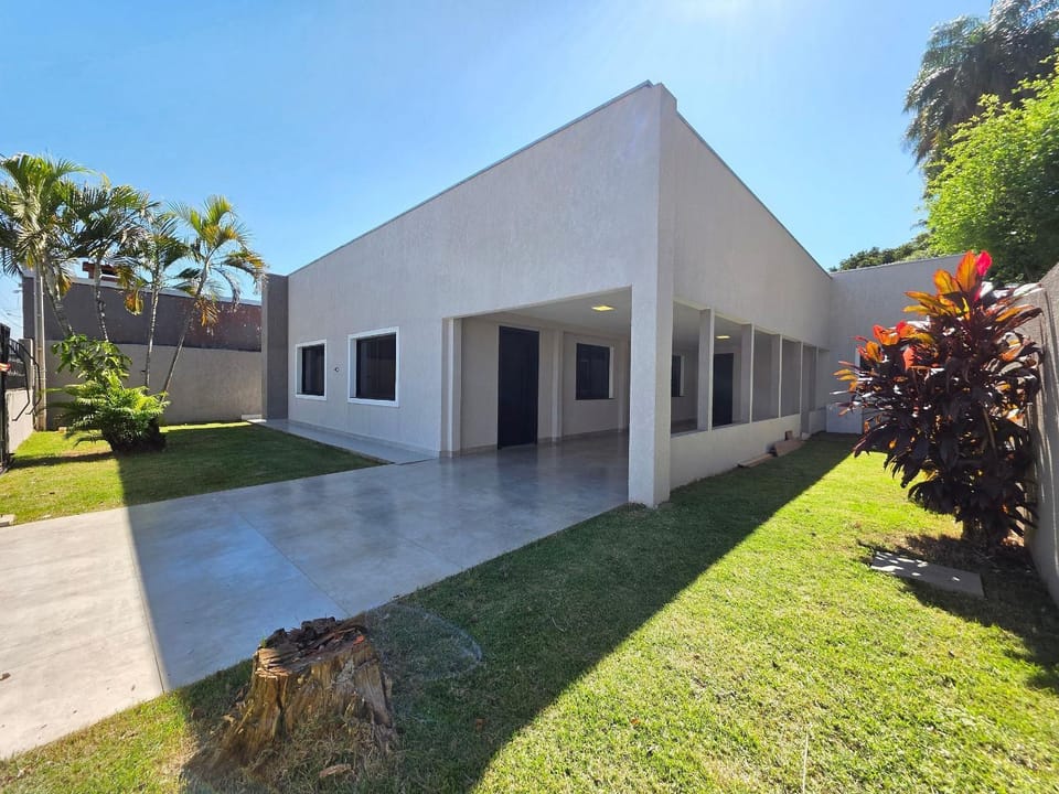 2 suítes e 2 quartos bairro tranquilo prox centro House in Foz do Iguaçu