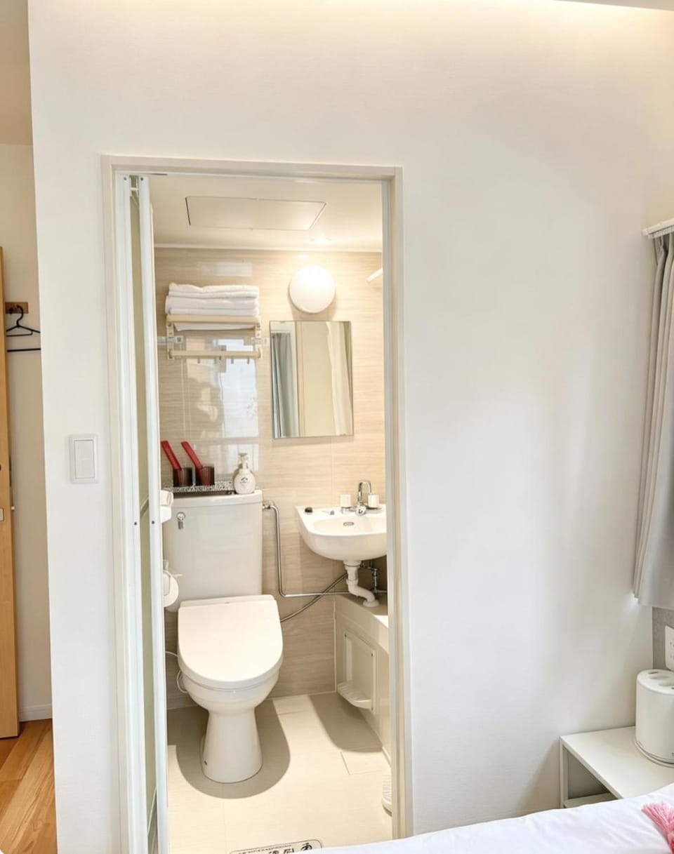 浅草花日美居 Asakusa Hanahi 301 Room Twin Room 4 min walk to Asakusa Temple Direct access to Narita Haneda Airport Apartment in Japan