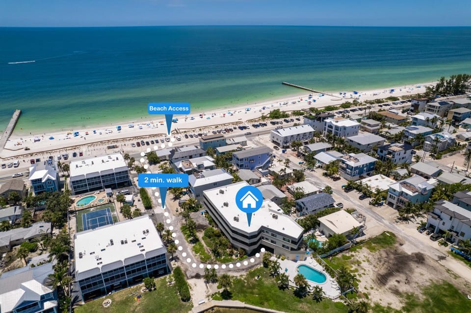 Bay Views - Flamingo on the Bay by SeaBreeze Vacation Apartment in Bradenton Beach