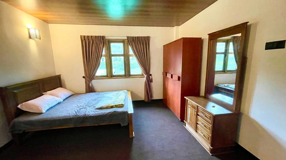 Bed, Photo of the whole room, Bedroom, wardrobe