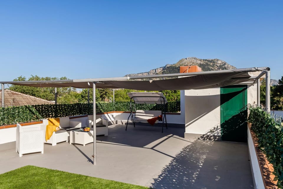 Mondello beach house with terrace 2 steps from the sea Apartment in Palermo