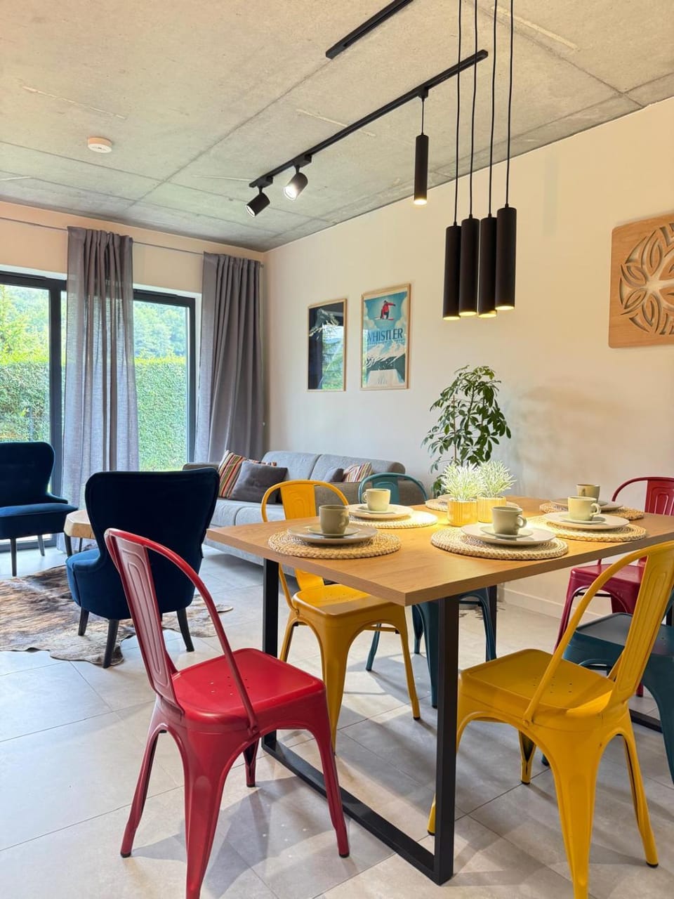 Living room, Seating area, Dining area