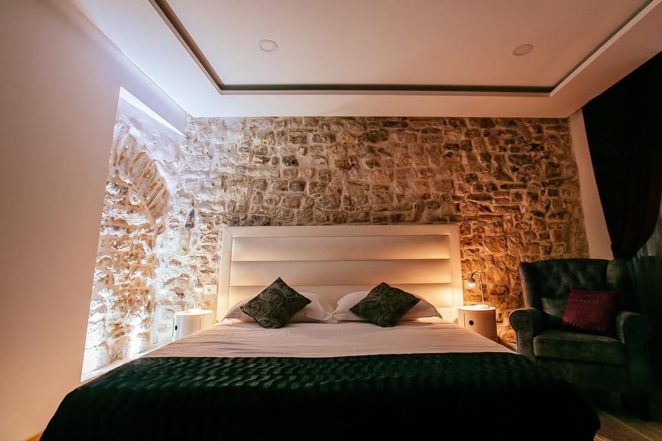 Toilet, Bed, Bathroom, Coffee/tea facilities, Kitchen or kitchenette, Bedroom