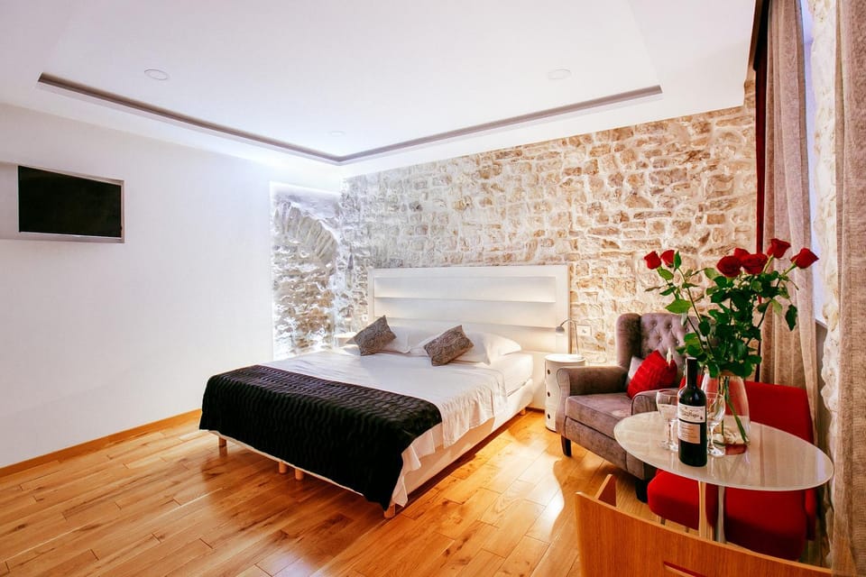 Toilet, TV and multimedia, Coffee/tea facilities, Kitchen or kitchenette, Living room, Seating area, Bedroom, Area and facilities