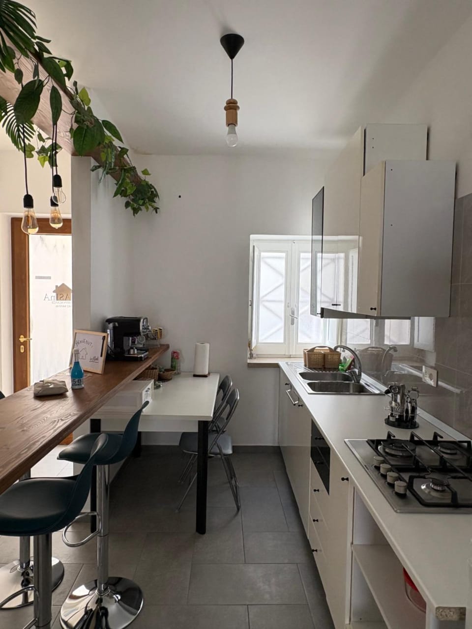 Kitchen or kitchenette, Breakfast, kitchen