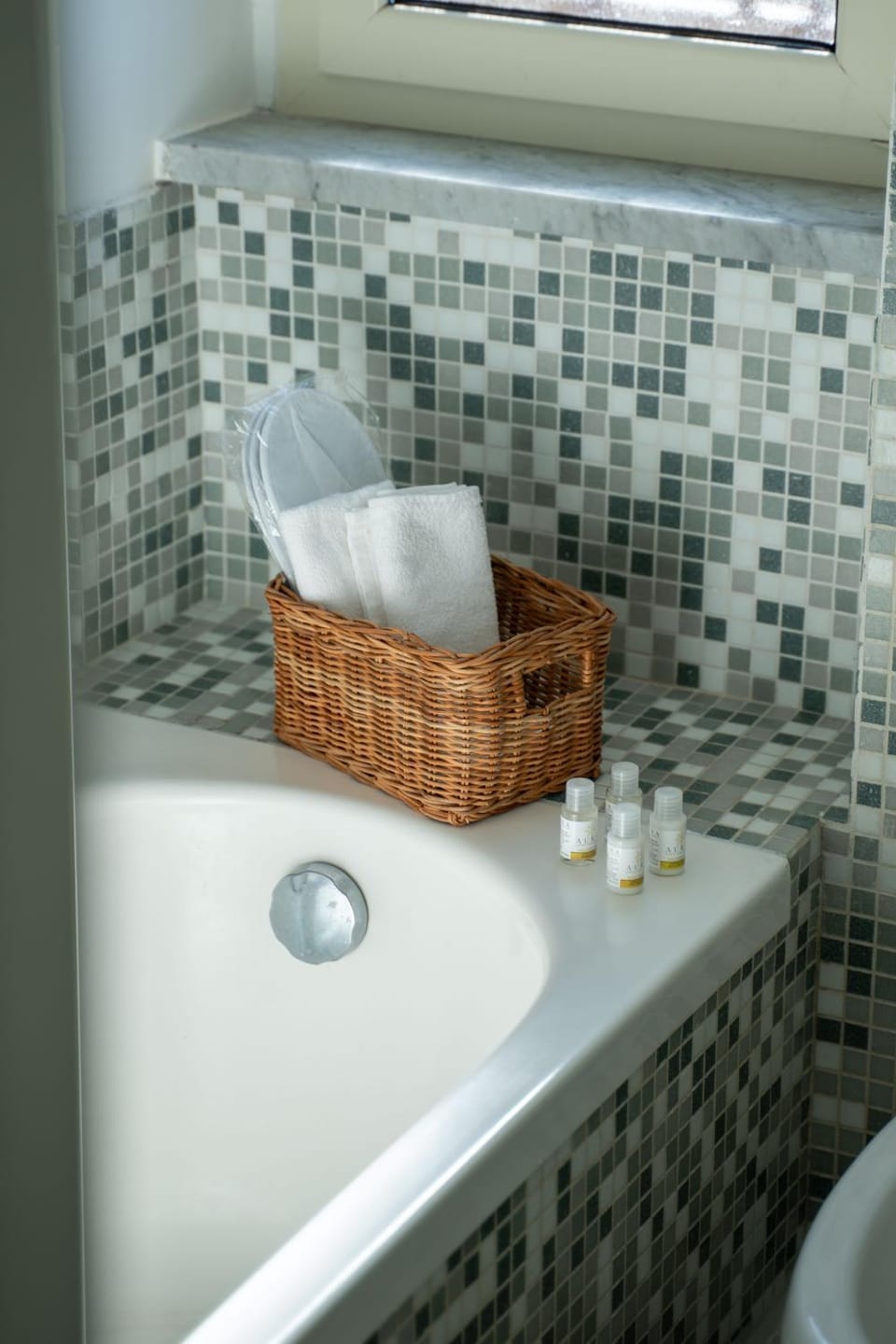 Bathroom, towels