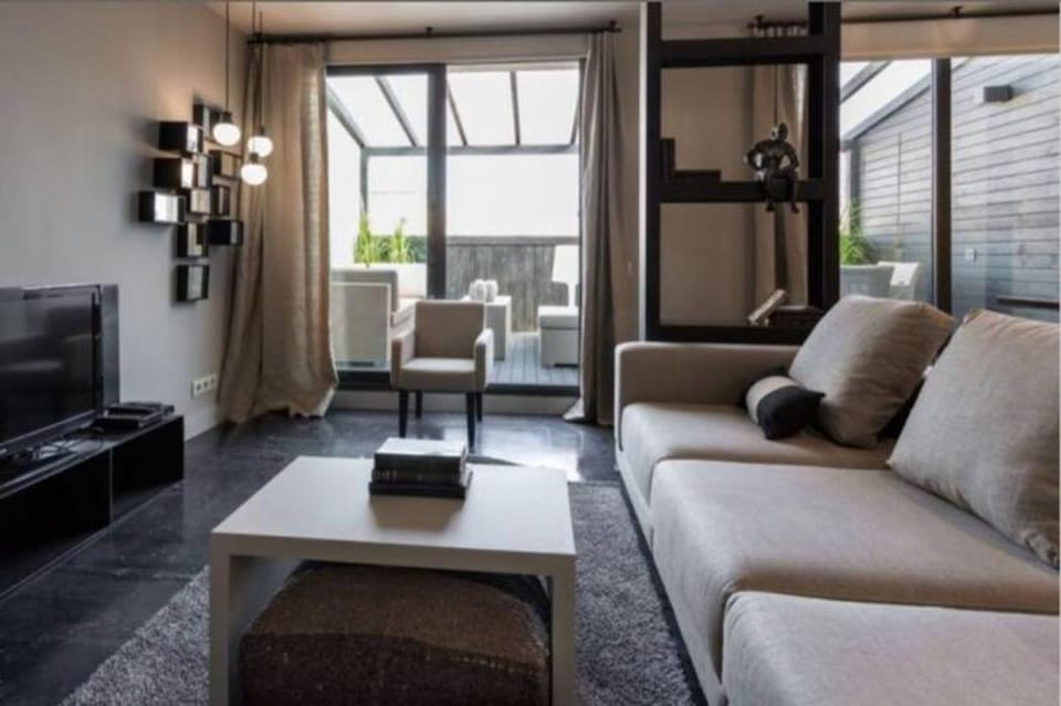 TV and multimedia, Living room, Seating area