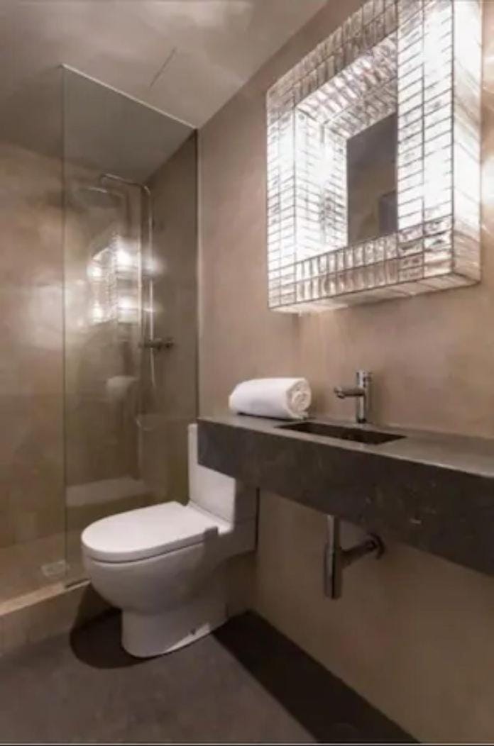 Shower, Toilet, Bathroom, towels