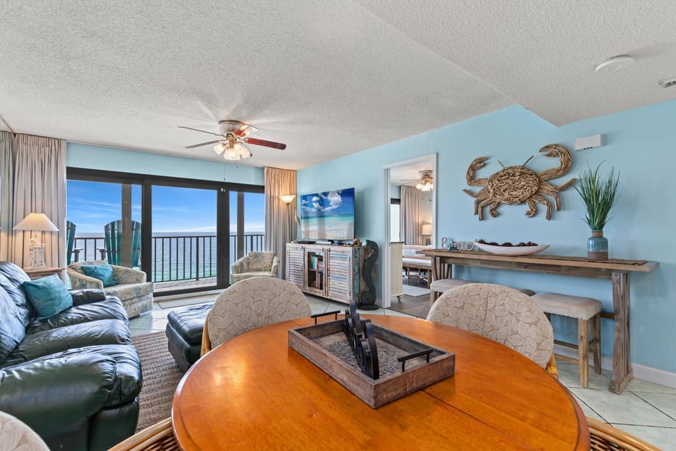 Commodore 1306 House in Lower Grand Lagoon
