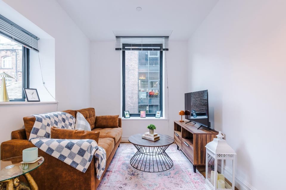 The Urban Hub - 2 Bed Apartment by Leeds Station Apartment in Leeds