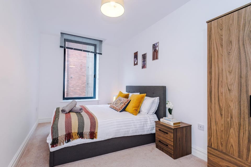 The Urban Hub - 2 Bed Apartment by Leeds Station Apartment in Leeds