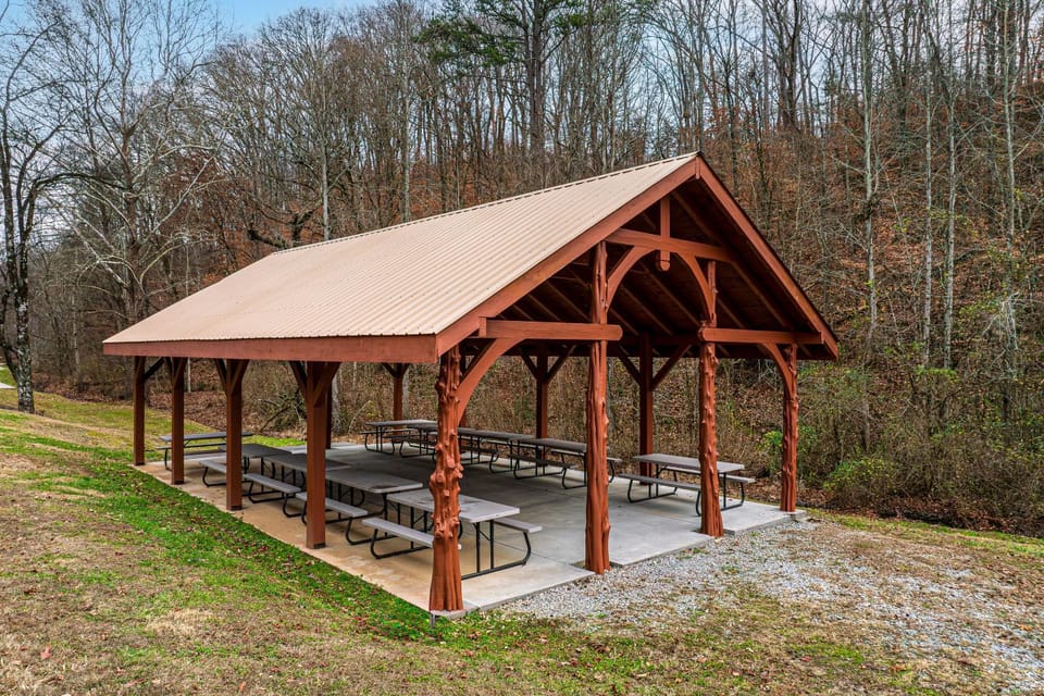 Logged Out by American Patriot Getaways House in Pigeon Forge