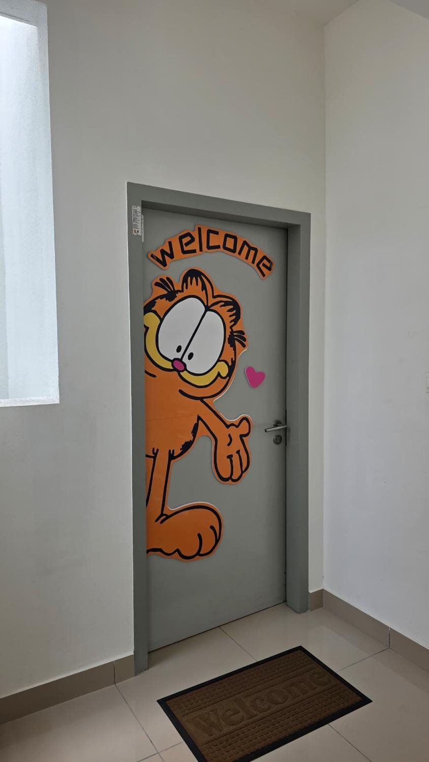 Kajang Retreat - Spacious 3BR - Baby Cot - Netflix Apartment in Negeri Sembilan, Malaysia