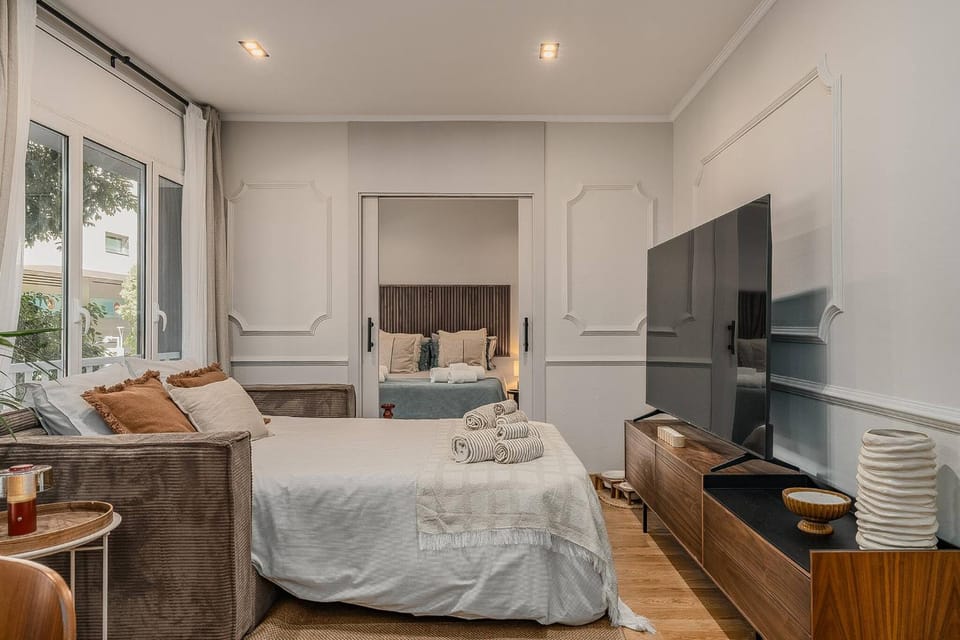 Communal lounge/ TV room, Living room