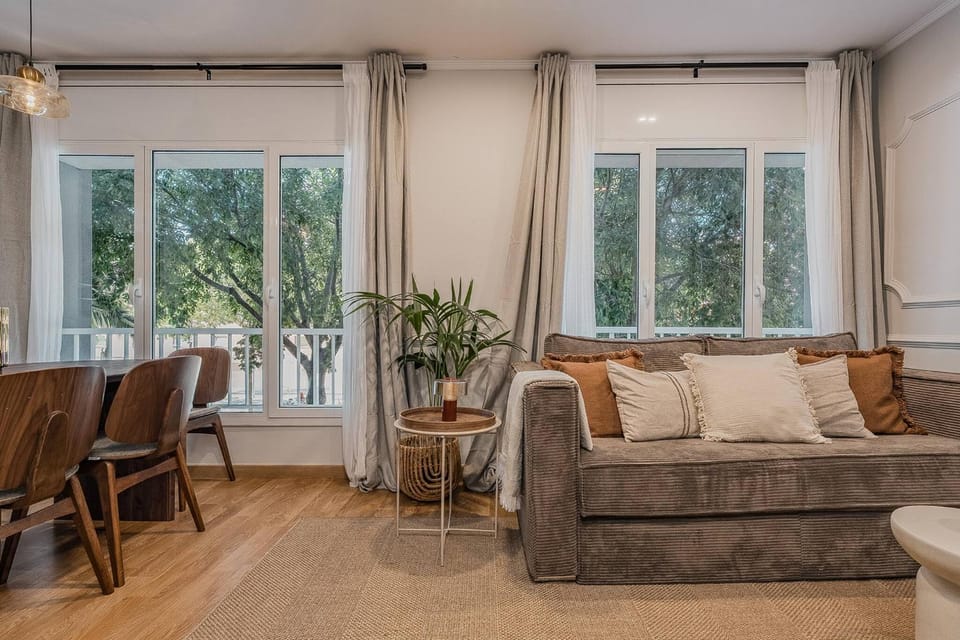 Communal lounge/ TV room, Living room