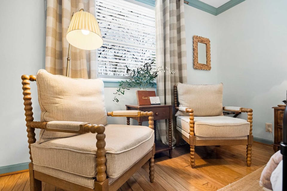 Lula Lake Room on Lookout Mountain Inn in Alabama