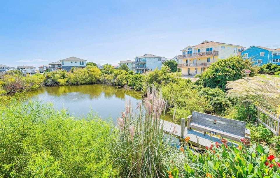 Clear Skies - Duck, Soundsea Village, Ocean View, 175 Yds to Beach, Pool, Hot Tub, Pool Table House in Duck