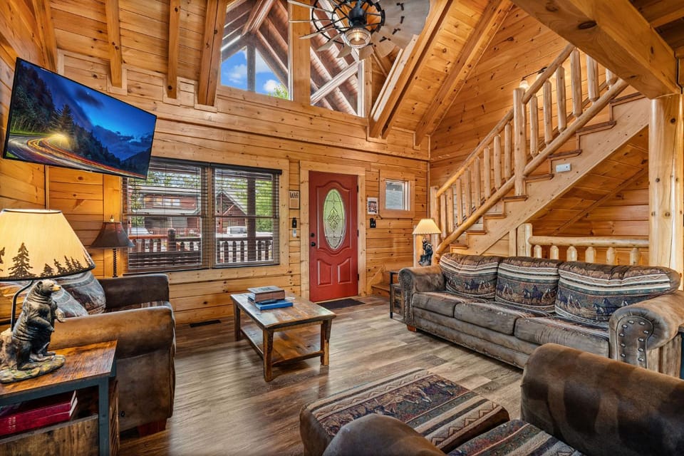 Loving Every Minute by American Patriot Getaways House in Pigeon Forge