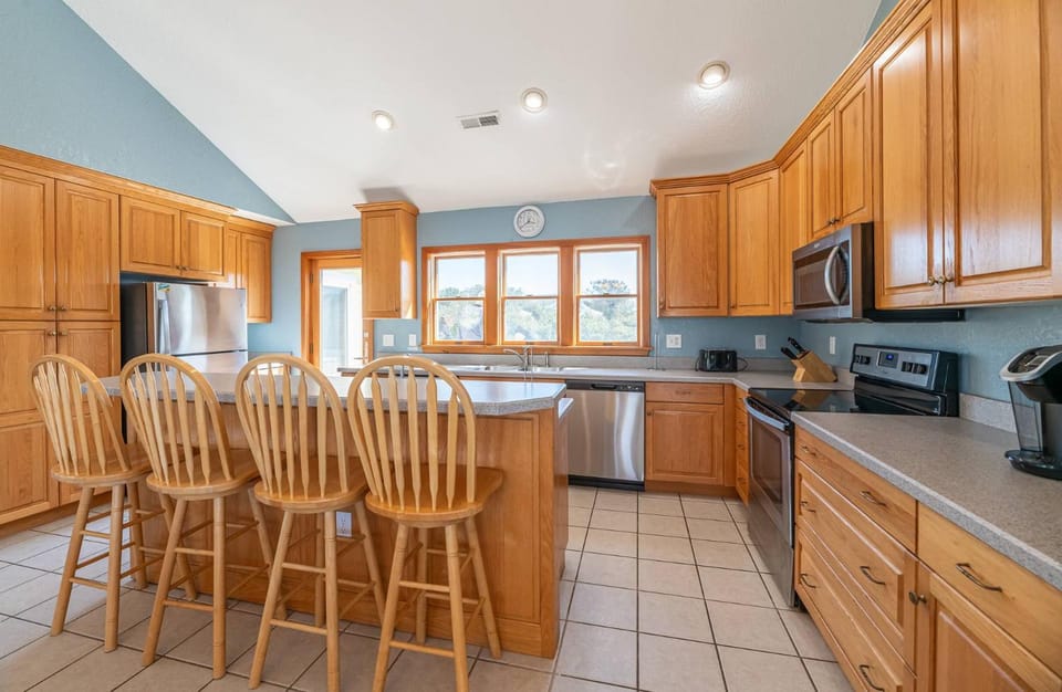 Clearview by the Sea - Duck, Four Seasons, 250 Yds to Beach, Pool, Hot Tub, Pool Table, Pets OK House in Duck