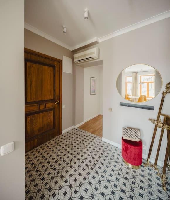 Family apartment, free parking Apartment in Riga