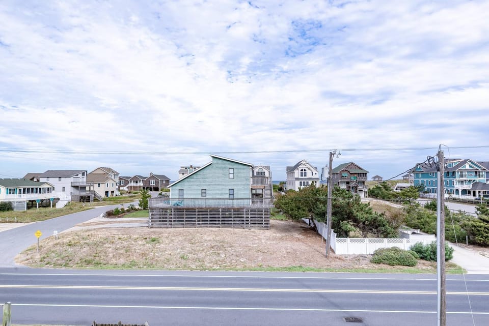 Cloud Nine - KDH MP 7, Semi-Oceanfront, Ocean View, 120 Yds to Beach, Pool, Hot Tub, Pets OK House in Kill Devil Hills