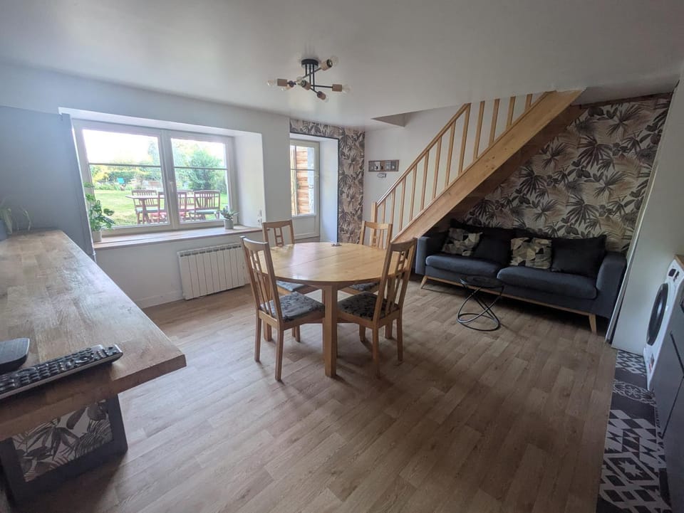 Living room, Dining area