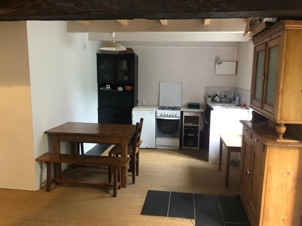 Kitchen or kitchenette, oven, stove
