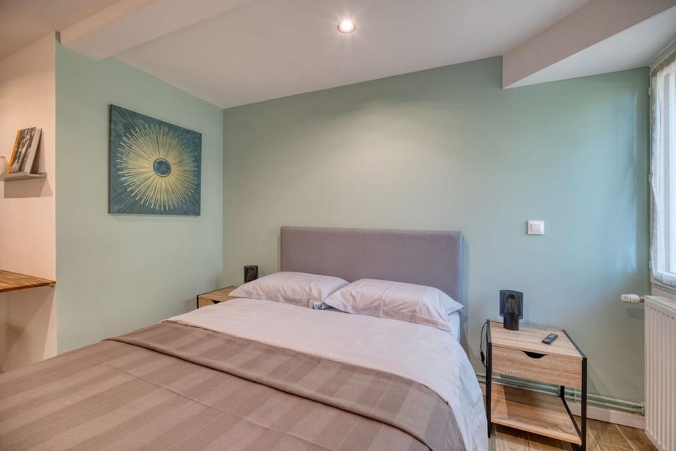 Living room, Bedroom